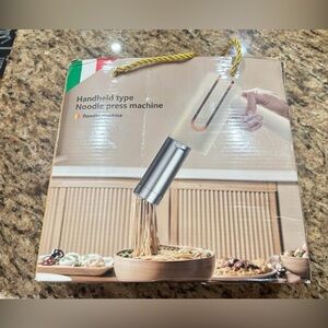 NIB Handheld Noodle Press Machine